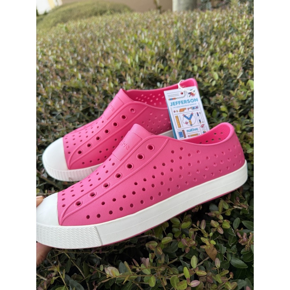 Native Jefferson Hollywood Pink/Shell White Slip On Junior Size J5 New With Tags